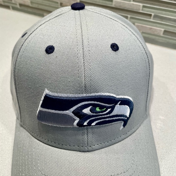 Seahawks hat - Picture 2 of 5